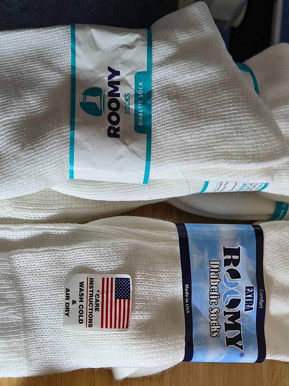 Roomy Diabetic White Crew Socks 6 Pairs Sizes 10-13